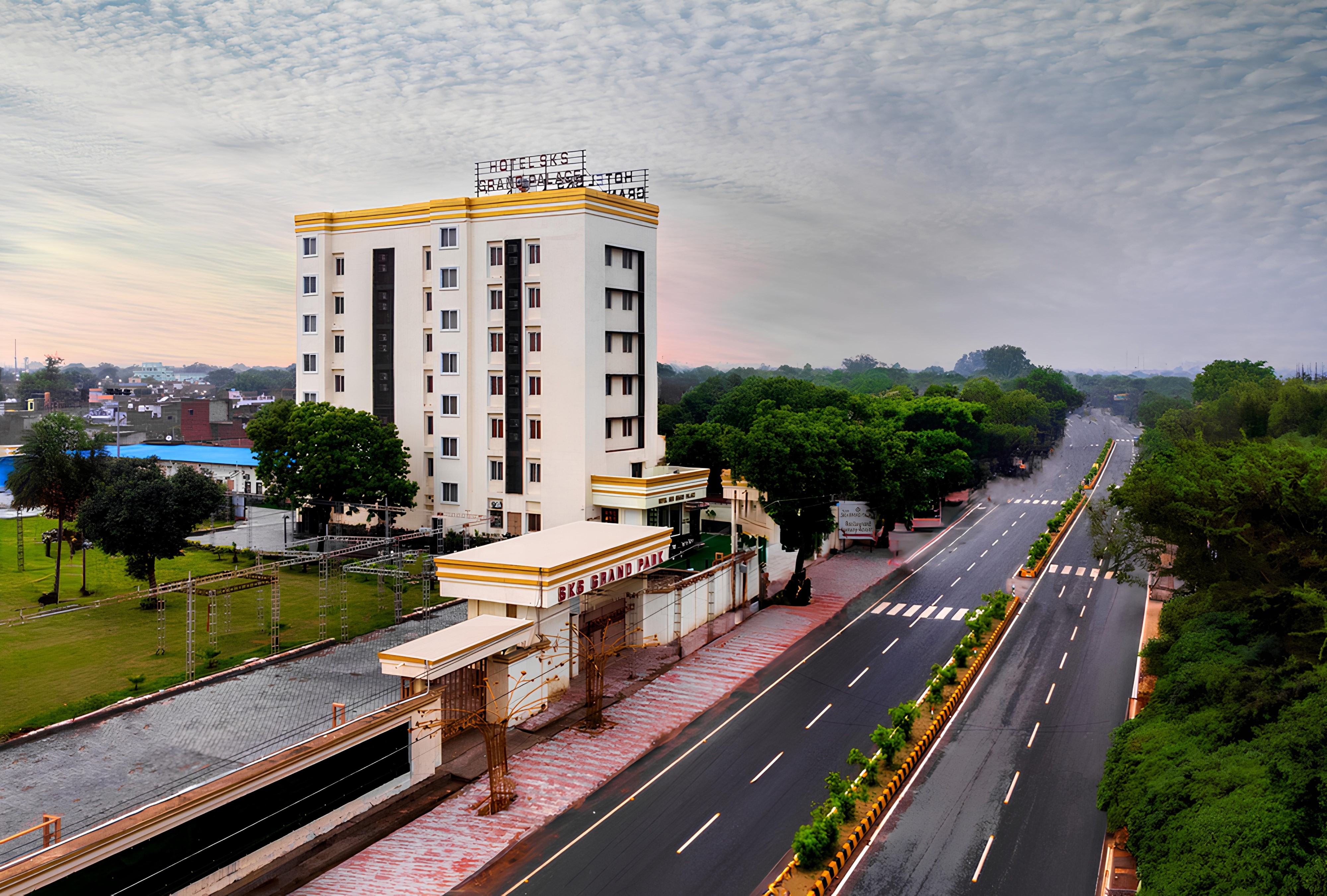 Hotel SKS Grand Palace Vrindavan