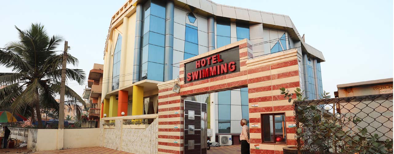 Hotel Swimming