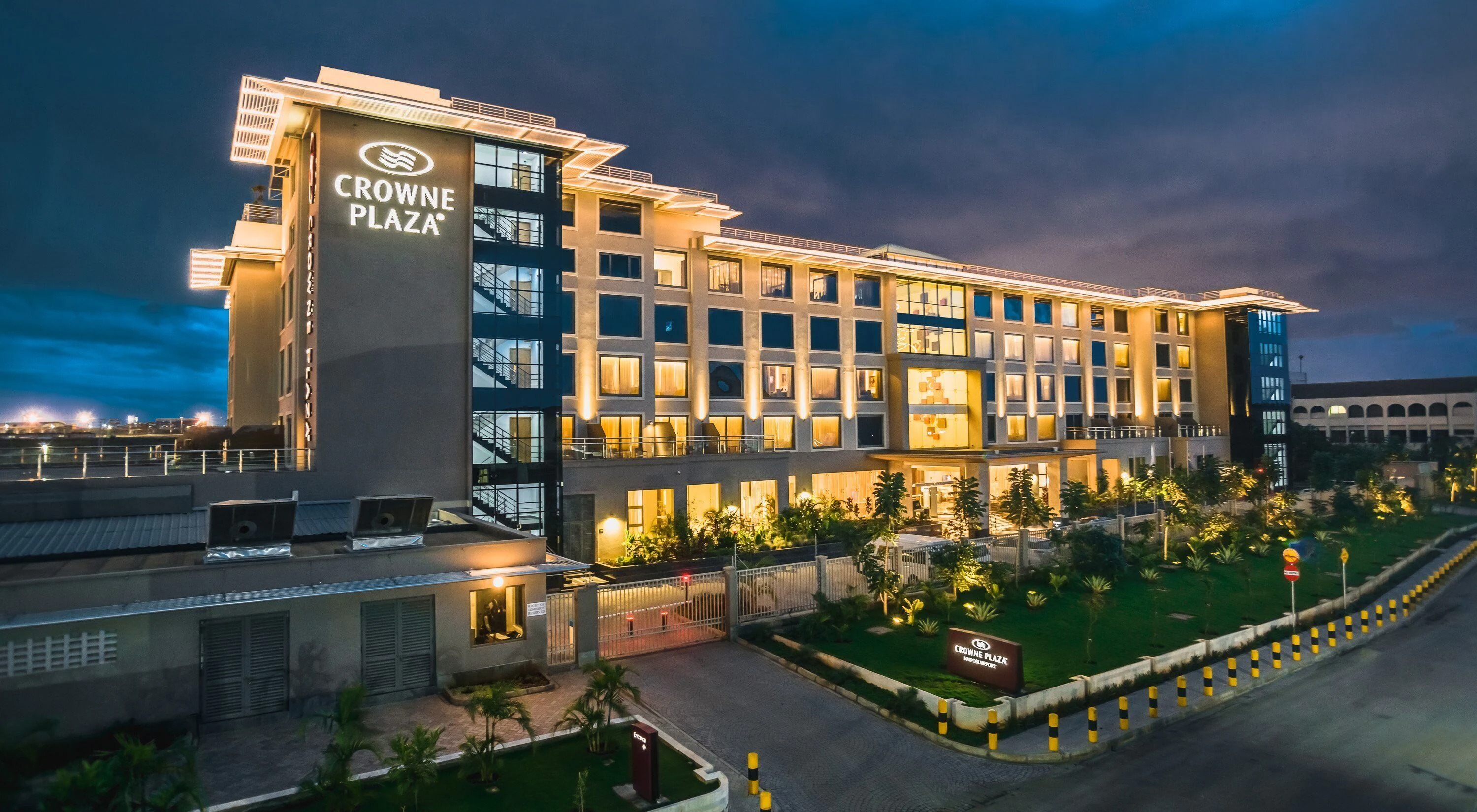 Crowne Plaza Airport